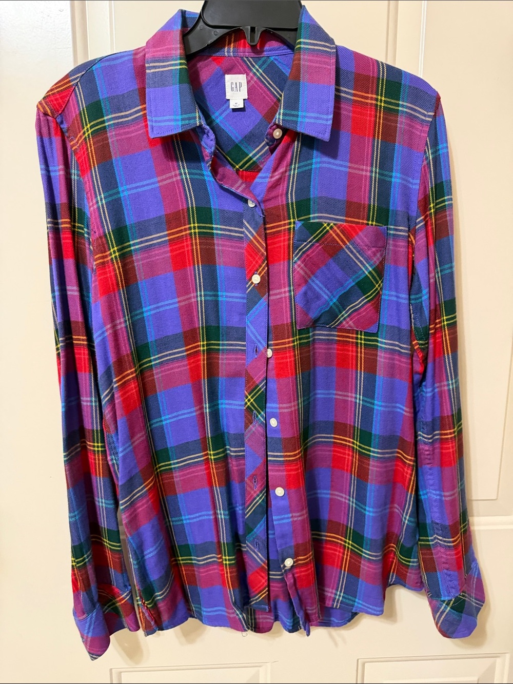 GAP women’s Red, Blue & Purple Plaid Button-Down Shirt